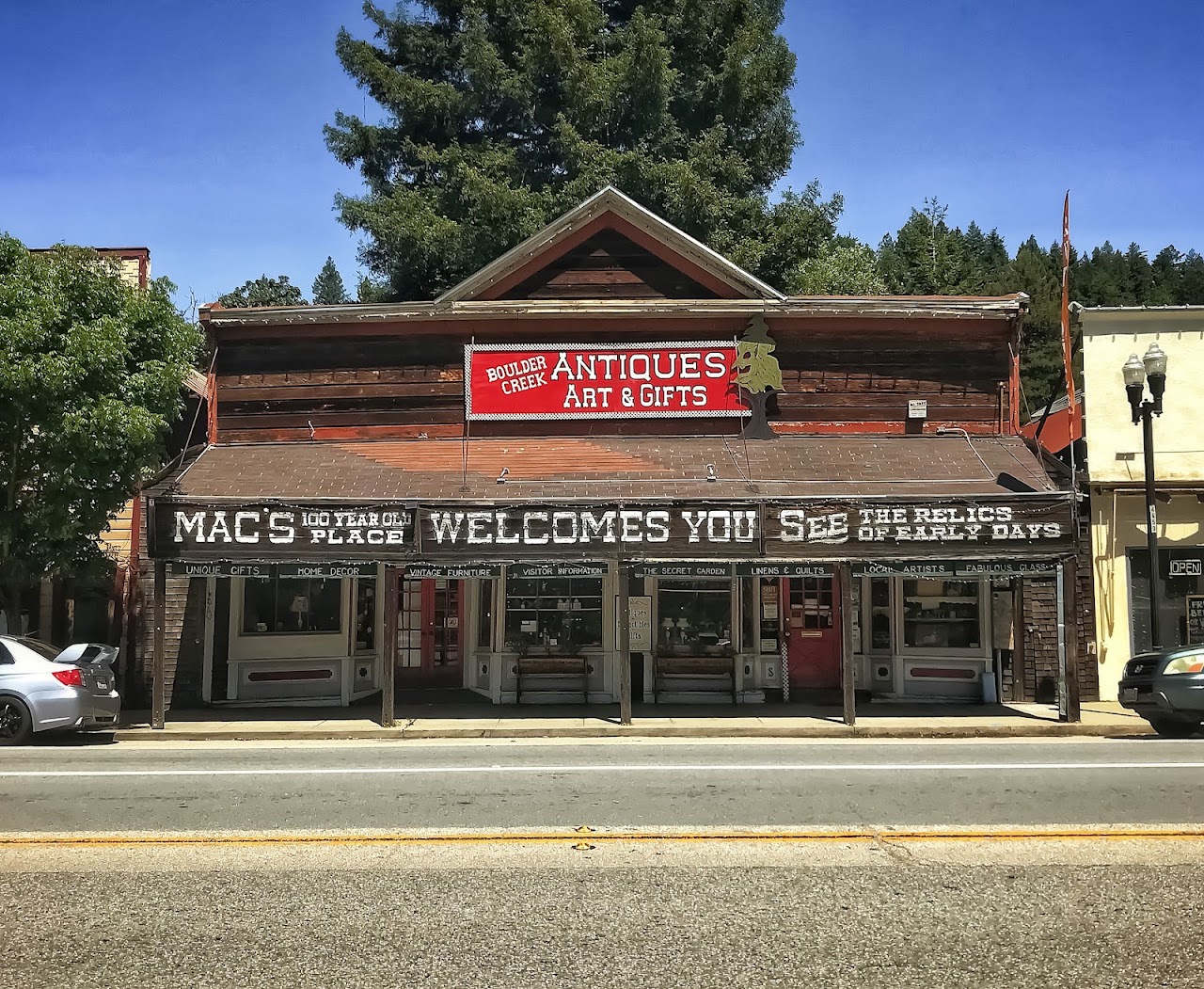 Boulder Creek Antiques at Mac's Place